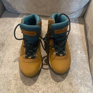 Women’s Newton Ridge™ Plus Waterproof Hiking Boot size 9